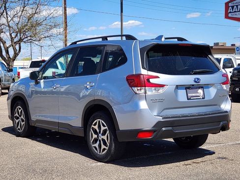 Used 2020 Subaru Forester Premium AWD/4WD image 7