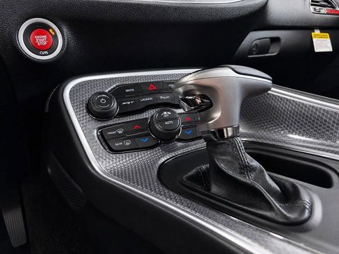 Used 2018 Dodge Challenger SRT Hellcat RWD image 25