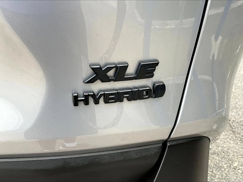 Used 2023 Toyota RAV4 XLE AWD/4WD image 23