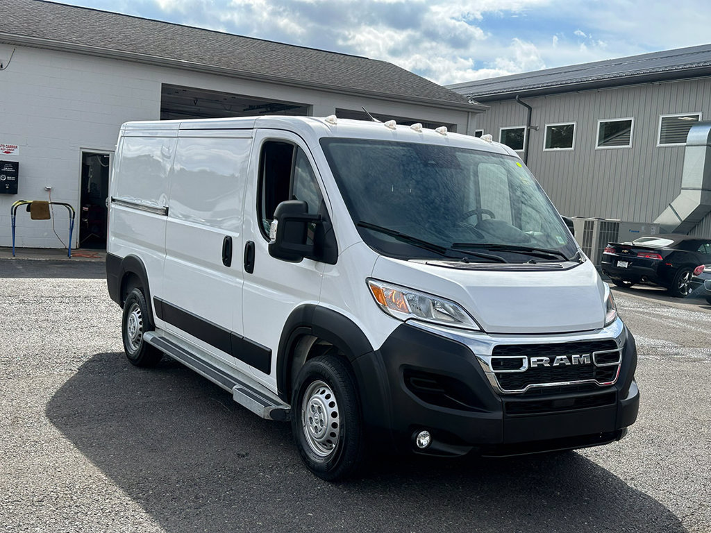 Used 2025 RAM ProMaster 2500 w/ U-Haul Equipment Group FWD image 35