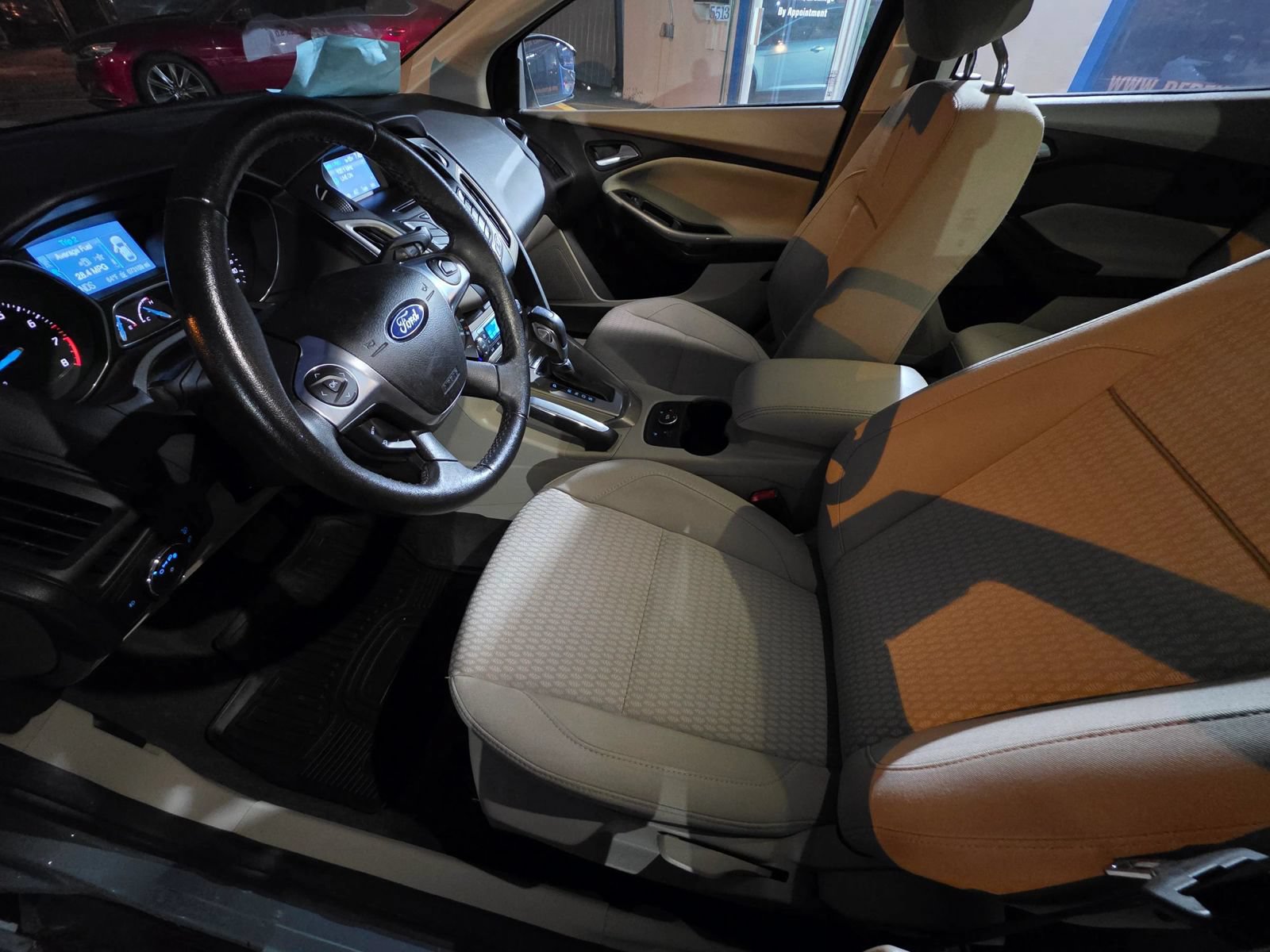 Used 2012 Ford Focus SEL w/ SEL/Titanium Winter Pkg FWD image 11