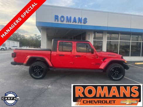 Used 2022 Jeep Gladiator Sport image 3