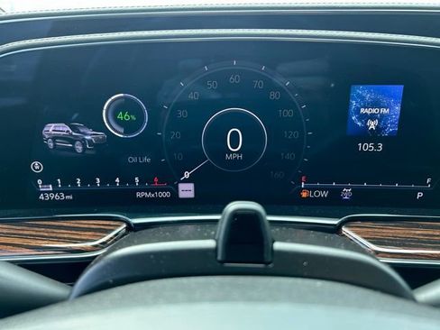 Used 2023 Cadillac Escalade Premium Luxury image 14