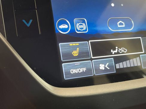 Used 2025 Subaru Forester Limited image 21