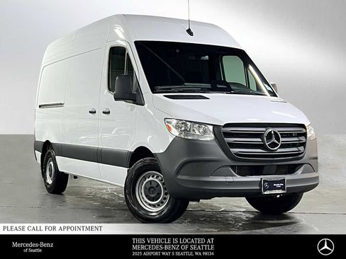 Used 2025 Mercedes-Benz Sprinter 2500 image 1