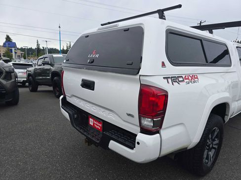 Certified 2016 Toyota Tacoma TRD Sport w/ Premium & Technology Package AWD/4WD image 13