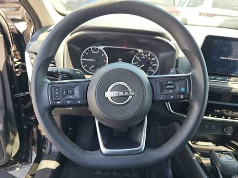 Used 2024 Nissan Rogue SV FWD image 6