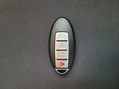 Used 2021 Nissan Versa SV FWD image 32