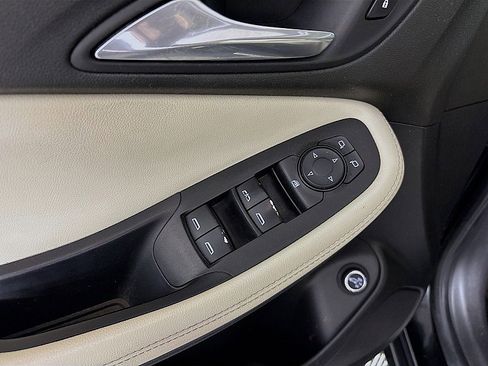 Used 2021 Buick Encore GX Select image 18