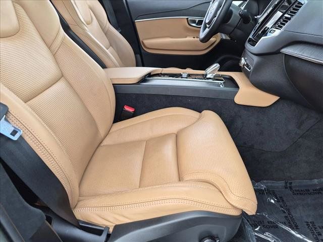 Used 2023 Volvo XC90 B6 Ultimate w/ Lounge Package AWD/4WD image 18