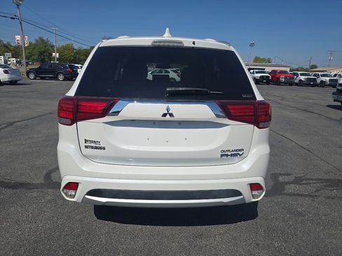 Used 2018 Mitsubishi Outlander SEL image 5