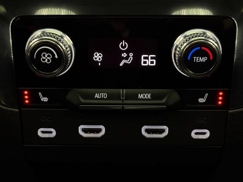 Used 2023 GMC Yukon XL Denali Ultimate w/ LPO, Floor Liner Package AWD/4WD image 7