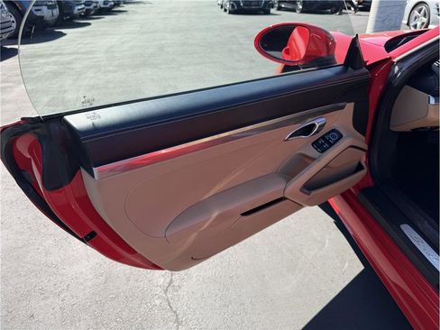 Used 2019 Porsche 718 Boxster image 18