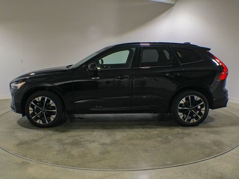 Certified 2026 Volvo XC60 B5 Plus AWD/4WD image 2