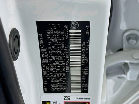 Used 2025 Toyota Camry SE image 12