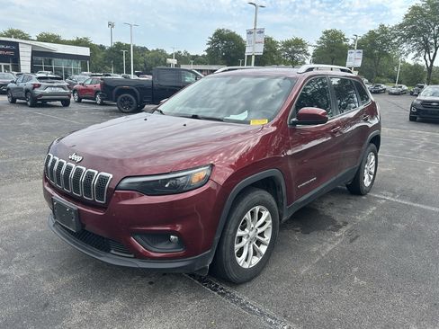 Used 2019 Jeep Cherokee Latitude w/ Popular Appearance Group AWD/4WD image 1