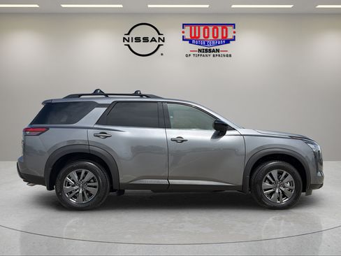 New 2026 Nissan Pathfinder SV w/ SV Premium Package AWD/4WD image 2