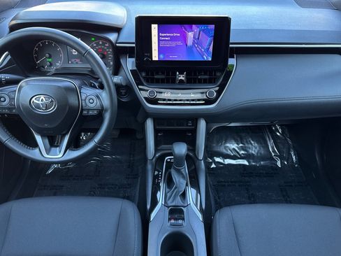 Certified 2025 Toyota Corolla Cross SE image 13