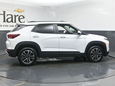 Used 2024 Chevrolet TrailBlazer LT w/ LT Cold Weather Package FWD image 37