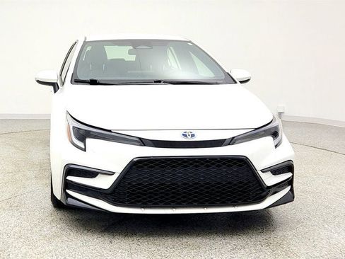 Used 2023 Toyota Corolla SE image 2
