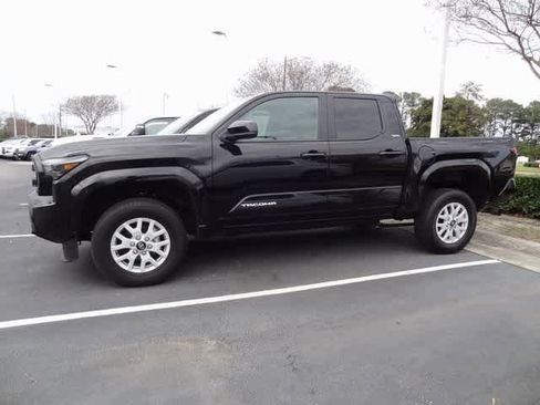 Used 2024 Toyota Tacoma SR5 image 4