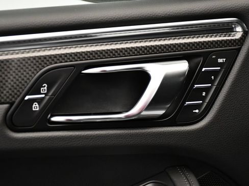 Certified 2026 Porsche Macan Turbo AWD/4WD image 36