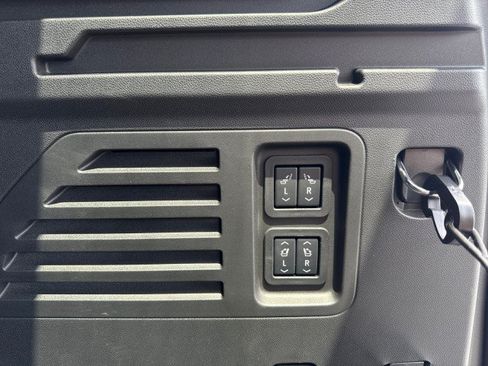 Used 2025 Chevrolet Traverse High Country w/ LPO, Floor Liner Package FWD image 21
