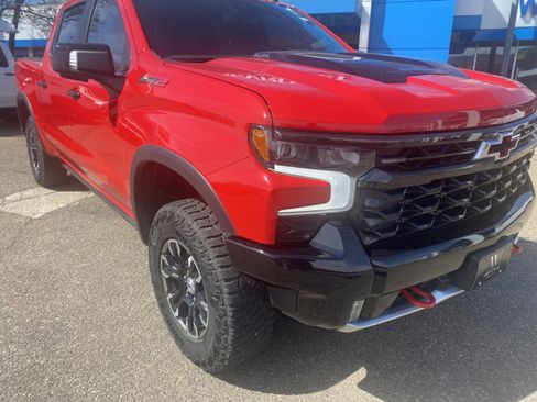 Used 2022 Chevrolet Silverado 1500 ZR2 image 2