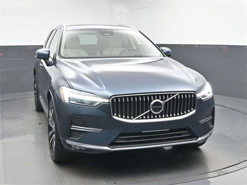 Used 2023 Volvo XC60 B5 Ultimate w/ Climate Package image 2