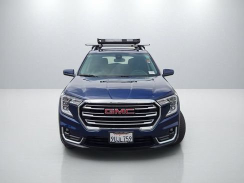 Used 2023 GMC Terrain SLT AWD/4WD image 2