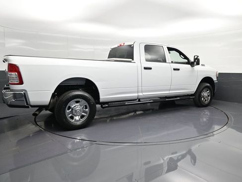 Used 2024 RAM 2500 Tradesman w/ Chrome Appearance Group AWD/4WD image 3