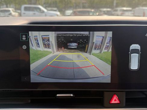 Used 2026 Kia Carnival FWD image 17