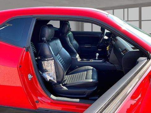 Used 2009 Dodge Challenger R/T RWD image 8