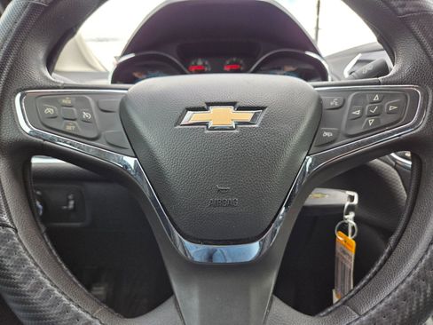 Used 2017 Chevrolet Cruze LT image 14