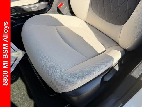 Used 2020 Toyota Corolla LE w/ LE Convenience Package FWD image 17