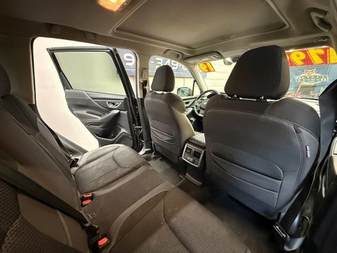 Used 2019 Subaru Forester Premium AWD/4WD image 14