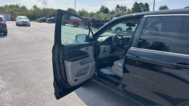 Used 2021 Honda Pilot EX image 12