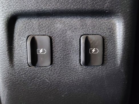 Used 2021 Nissan Kicks SR image 30