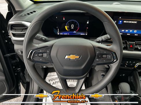 Used 2026 Chevrolet TrailBlazer LT AWD/4WD image 12