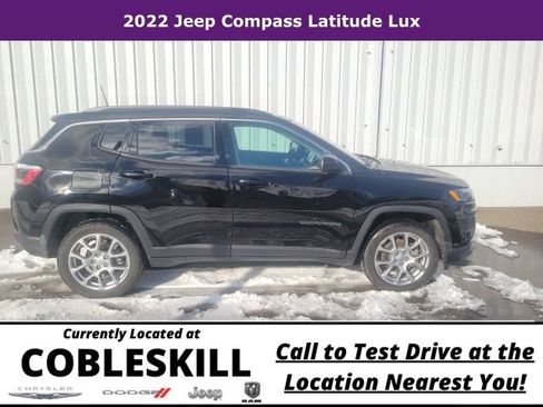 Used 2022 Jeep Compass Latitude AWD/4WD image 3