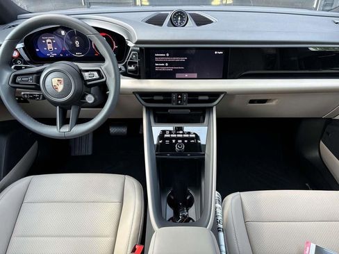 Used 2025 Porsche Macan Electric image 18