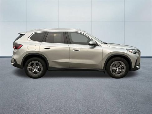 Used 2023 BMW X1 xDrive28i w/ Convenience Package AWD/4WD image 5