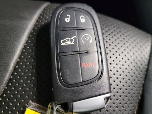 Used 2019 Jeep Cherokee Limited w/ Technology Group image 32