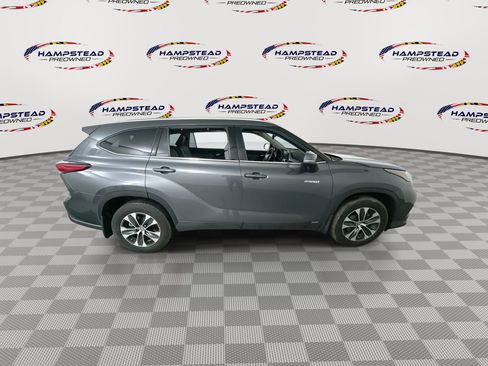Used 2020 Toyota Highlander XLE image 9