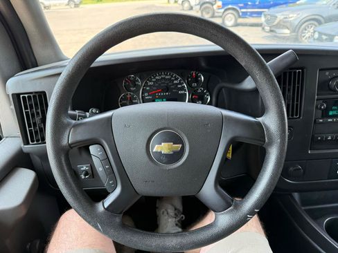 Used 2015 Chevrolet Express 3500 Extended RWD image 19