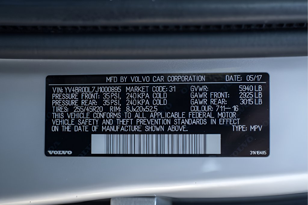 Used 2018 Volvo XC60 T8 Inscription w/ Luxury Seat Package AWD/4WD image 31