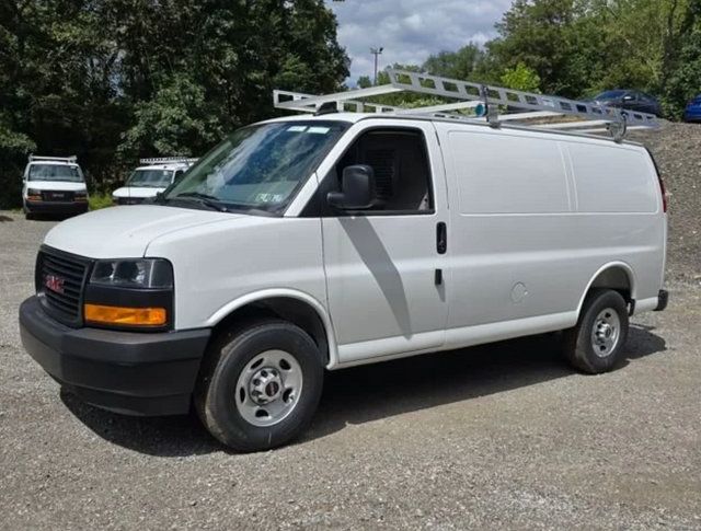 New 2025 GMC Savana 3500 w/ Power Convenience Package RWD image 2