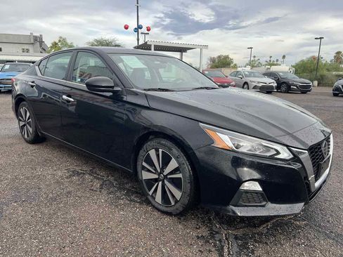 Used 2022 Nissan Altima 2.5 SV image 3