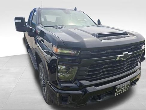 Used 2024 Chevrolet Silverado 2500 Custom w/ Custom Value Package AWD/4WD image 11
