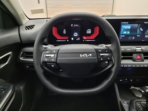 Used 2025 Kia K4 FWD image 22